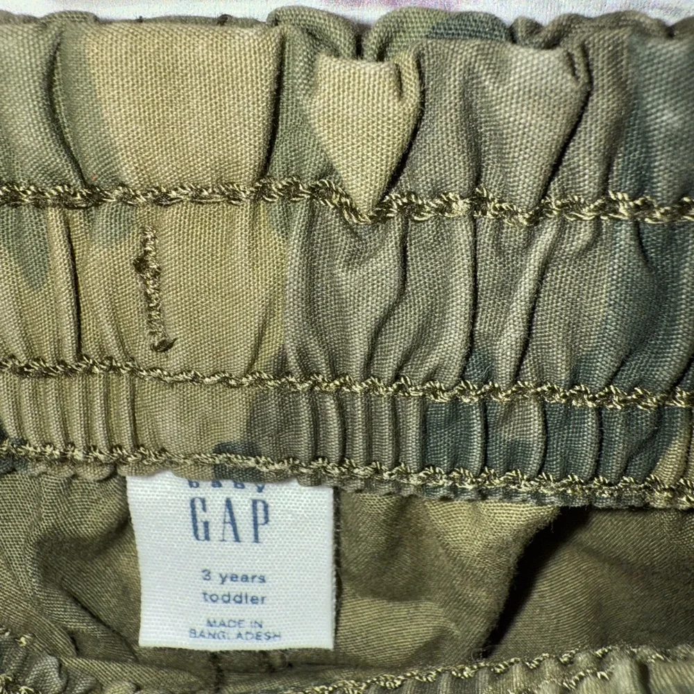 Gap Camouflage Shorts Size 3